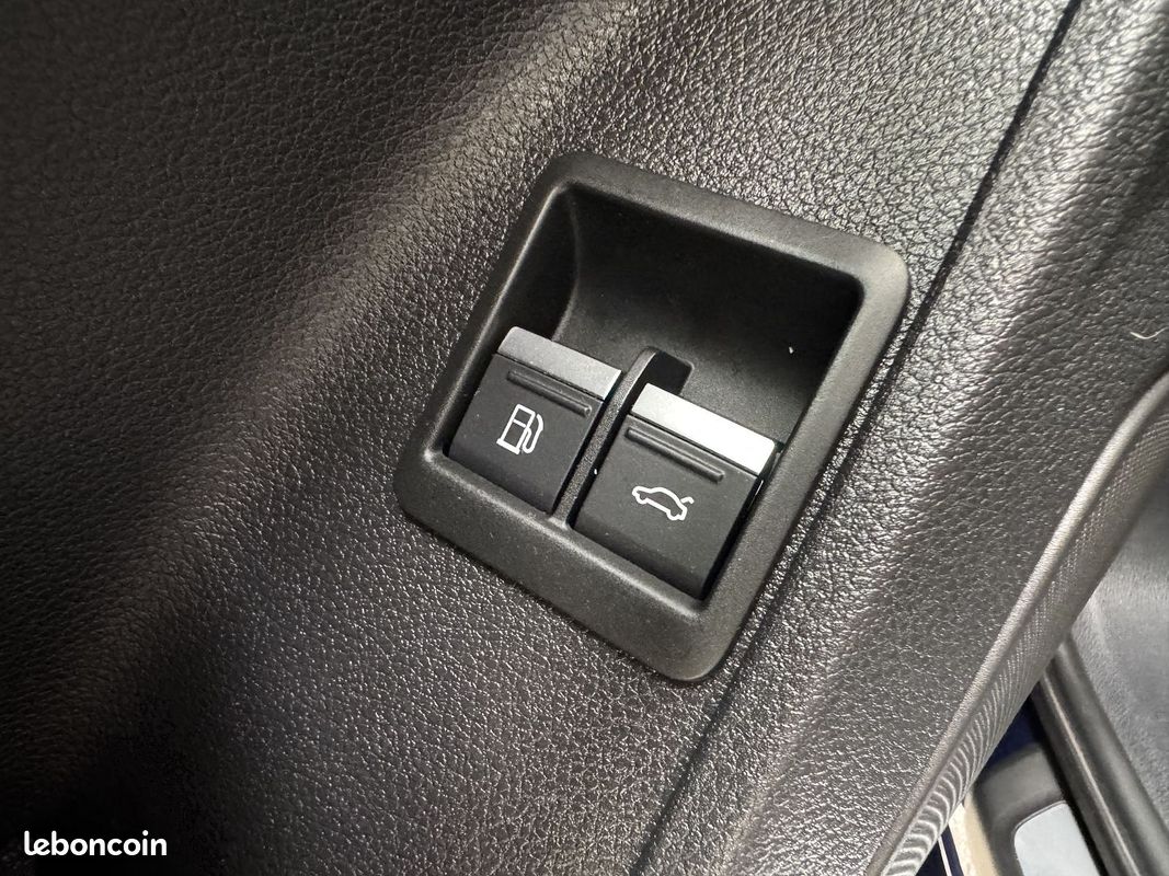 Audi Q3 SPORTBACK 45 TFSI E 245CH S LINE S TRONIC 6 (image 29)