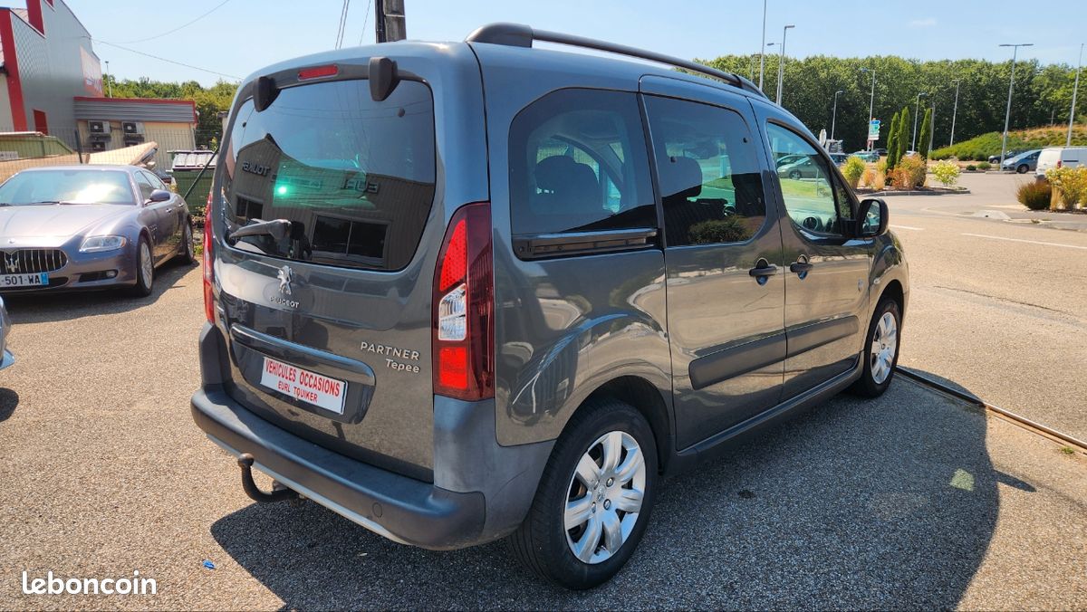 Peugeot partner tepee outdoor 1.6 bluehdi 100 ch 5 places (image 2)