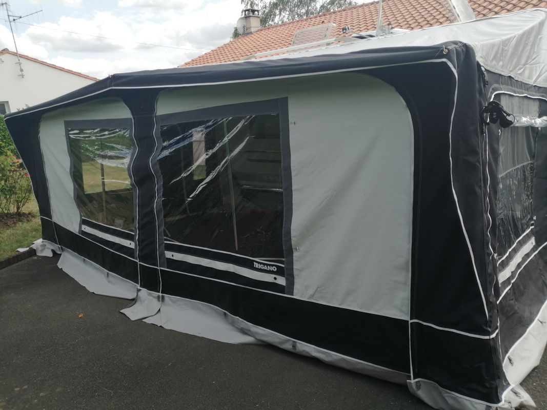 Auvent de caravane Austral de chez Trigano - Latour Tentes et Camping
