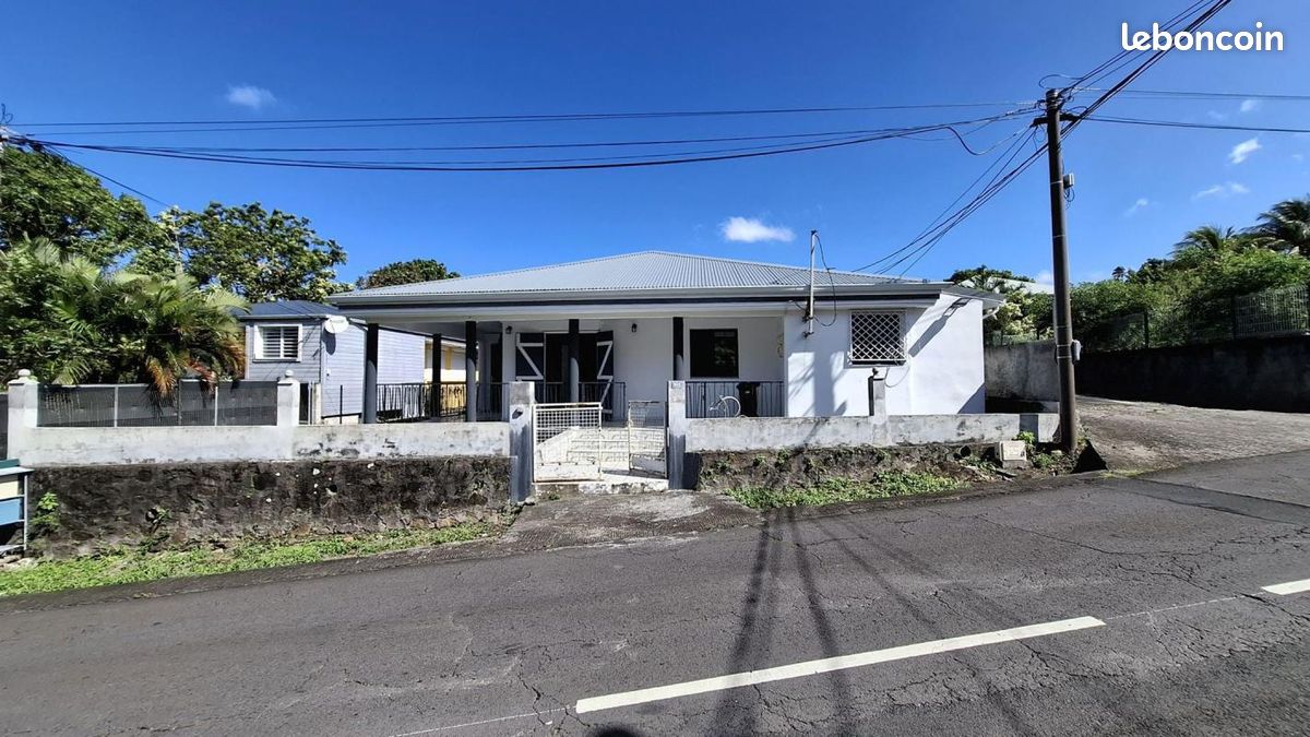 Maison 4 pièces 100 m² · à Gourbeyre · 100 m² · 260 000 €