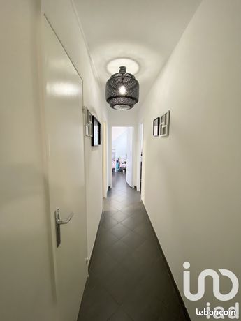 https://img.leboncoin.fr/api/v1/lbcpb1/images/1c/15/8c/1c158cfef4371bc46ea38d8f890a3177b80a64de.jpg?rule=ad-image