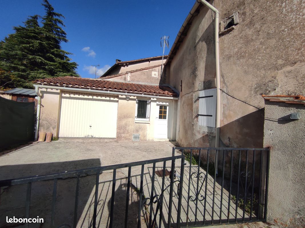 Maison 5 pièces 67 m² · à Roullet-Saint-Estèphe · 67 m² · 90 000 €