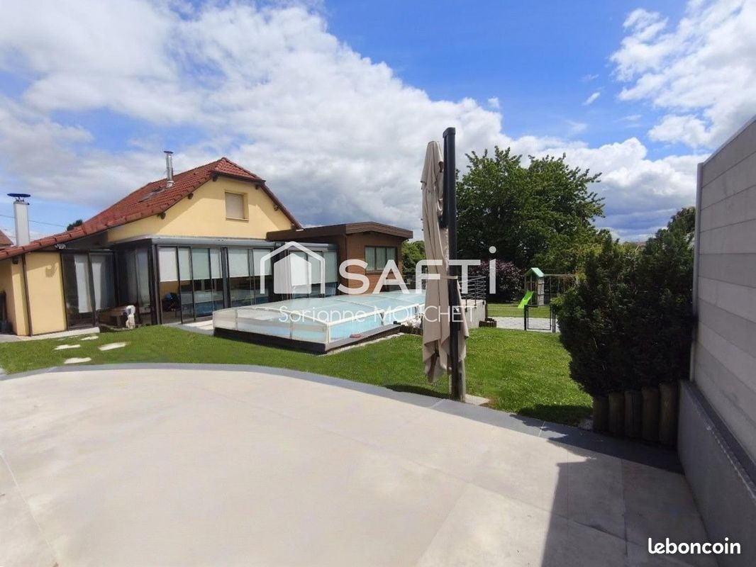 Maison 8 pièces 189 m² · à Saint-Dizier-l'Évêque · 189 m² · 415 000 €