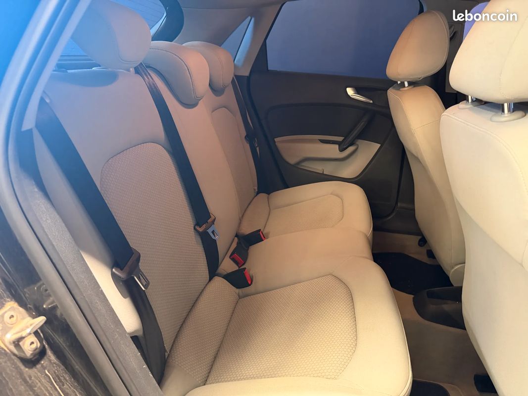 AUDI A1 5 portes Sportback 1.4 TFSI Ambition - 2012 - GARANTIE 12 MOIS - Suivi complet (image 10)