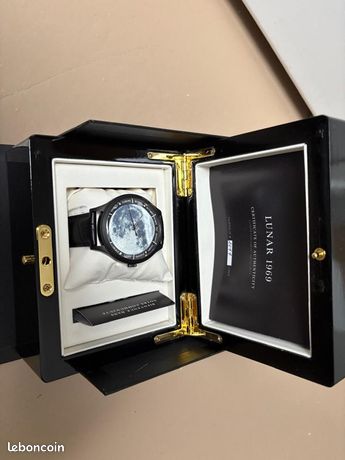 Montre col and MacArthur LUNAR 1969 Montres Bijoux