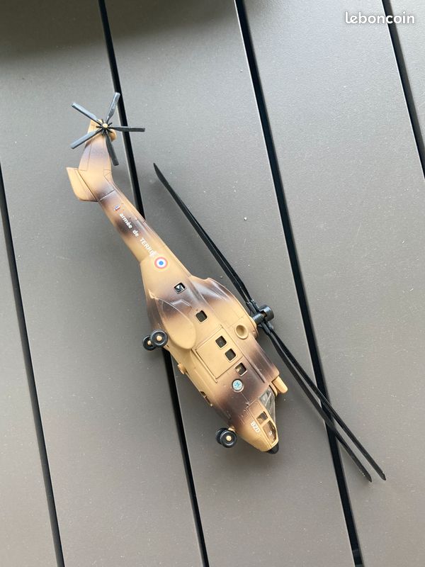 SOLIDO Hélicoptère bi-rotor PIASEKI H21 (vintage) – Antique MarcBea