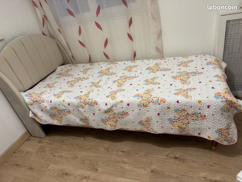 Lit et matelas (image 1)
