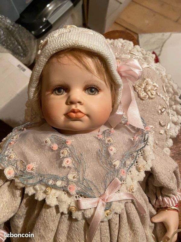 Coupable Annihiler Médian poupée de porcelaine de collection Estimation se retir
