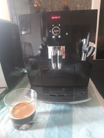 S8 (EA) Piano Black - Machine à café Automatique JURA