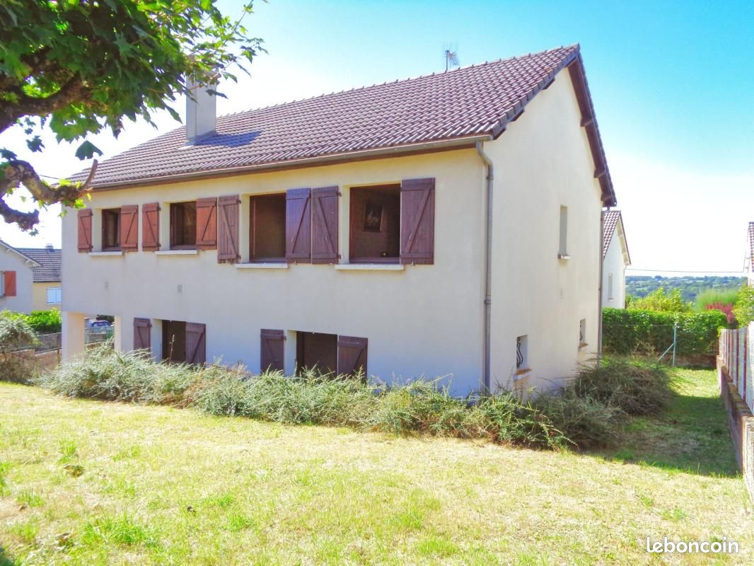 Maison 5 pièces 91 m² · à Mauriac · 91 m² · 85 000 €