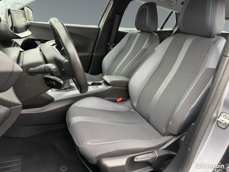 Peugeot 2008 1.2 PureTech 130ch S&S Allure (image 9)