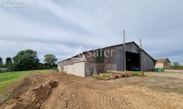 Grange 750 m² Galgan