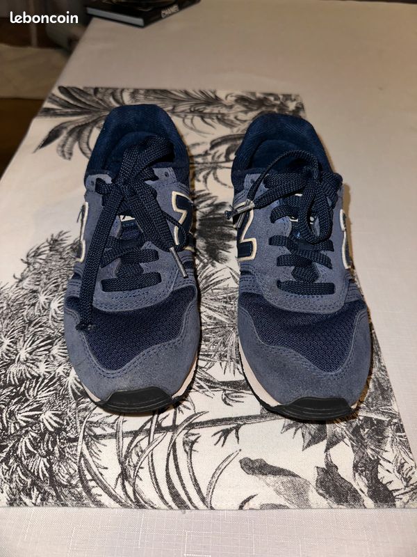 Baskets New balance 373 bleu marine blanc Chaussures