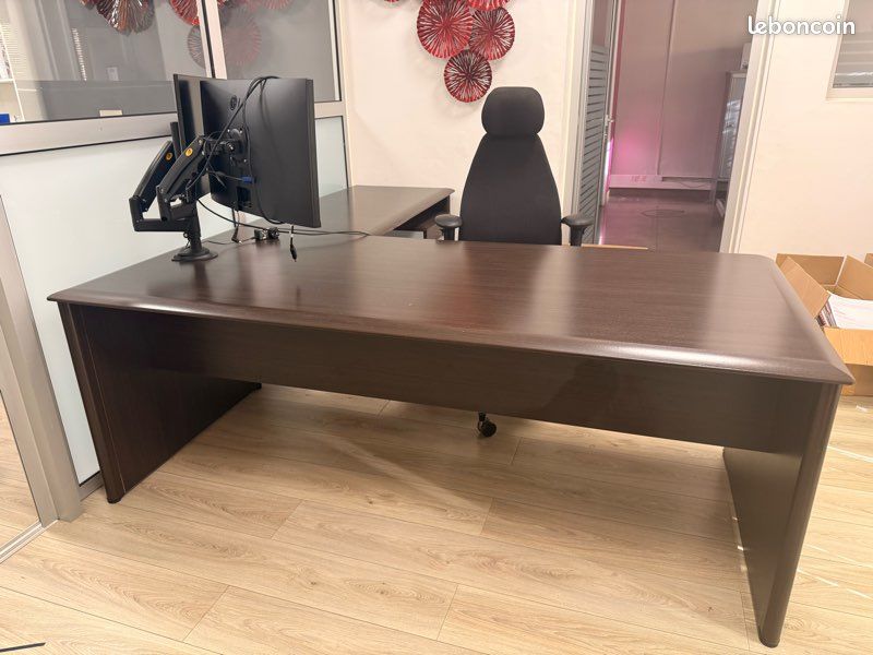 Bureau en bois avec support écran, 2 écrans et un caisson tiroir (image 1)