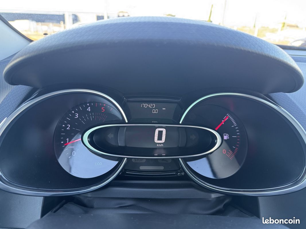 Renault CLIO IV 1.5 DCI 75CV ENERGY BUSINESS (image 20)