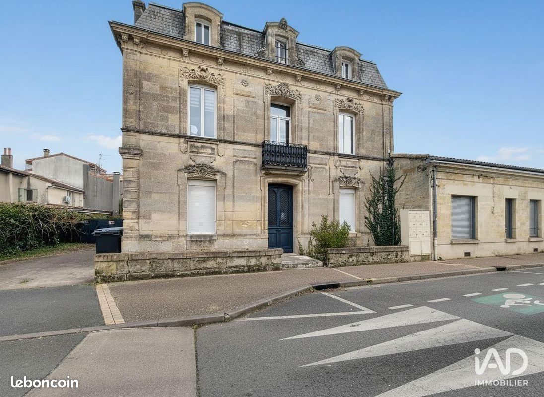 Maison 10 pièces 220 m² · à Bassens · 220 m² · 780 000 €