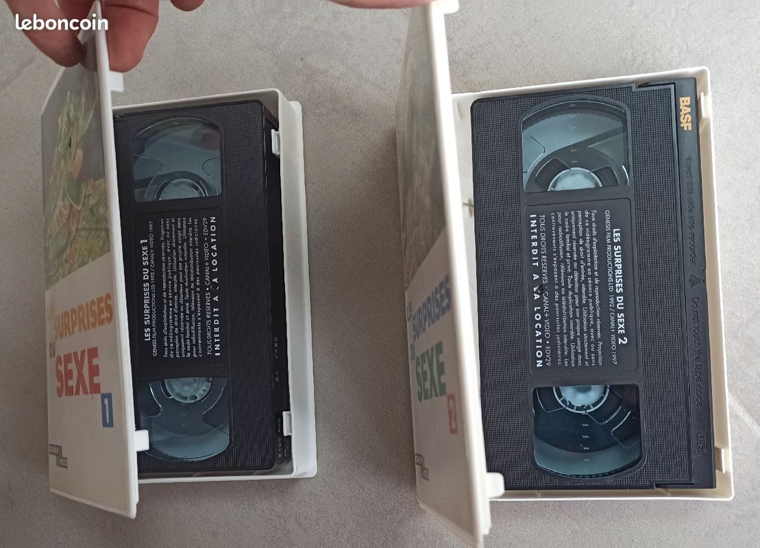 2 Cassettes vidéo Canal + en excellent état sur les surprises du sexe -  Collection