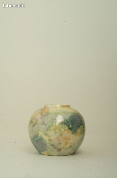 Petit vase en grès blanc chamotté, émaillé gris-vert – Olivier Noël Petit vase en grès blanc chamotté, émaillé gris-vert – Olivier Noël