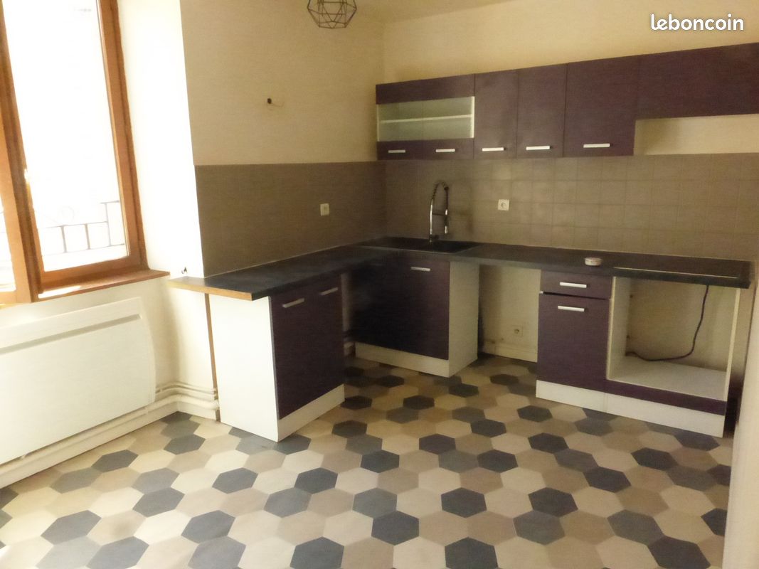 Appartement 1 pièce 30 m² · à Issoire · 30,2 m² · 345 €/mois