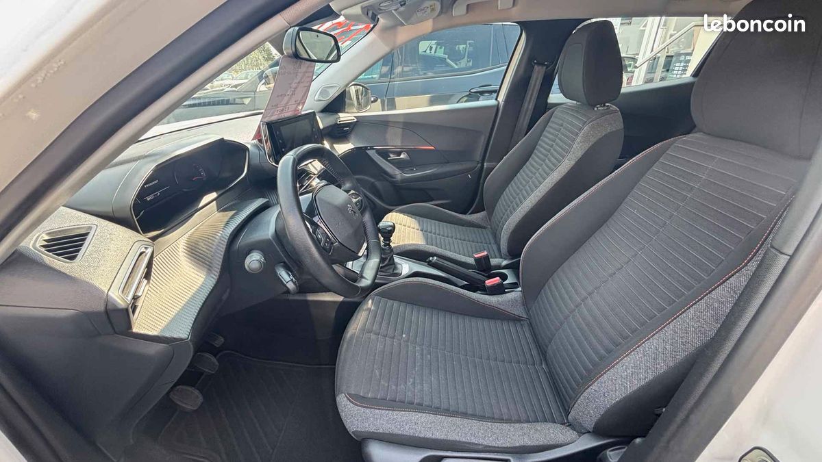 Peugeot 2008 Active 130cv Essence en excellent état, révisé et garanti 12 mois (image 5)