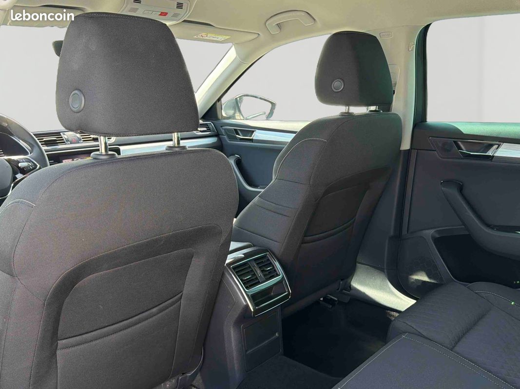 SKODA Superb Combi 2.0 TDI 150 ch DSG7 Ambition (image 43)