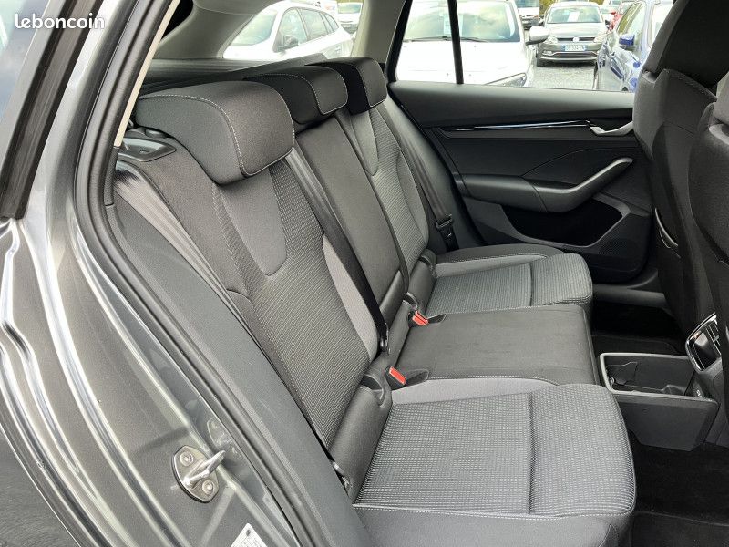 Skoda OCTAVIA COMBI 2.0 TDI SCR 150CH SELECTION DSG7 (image 7)