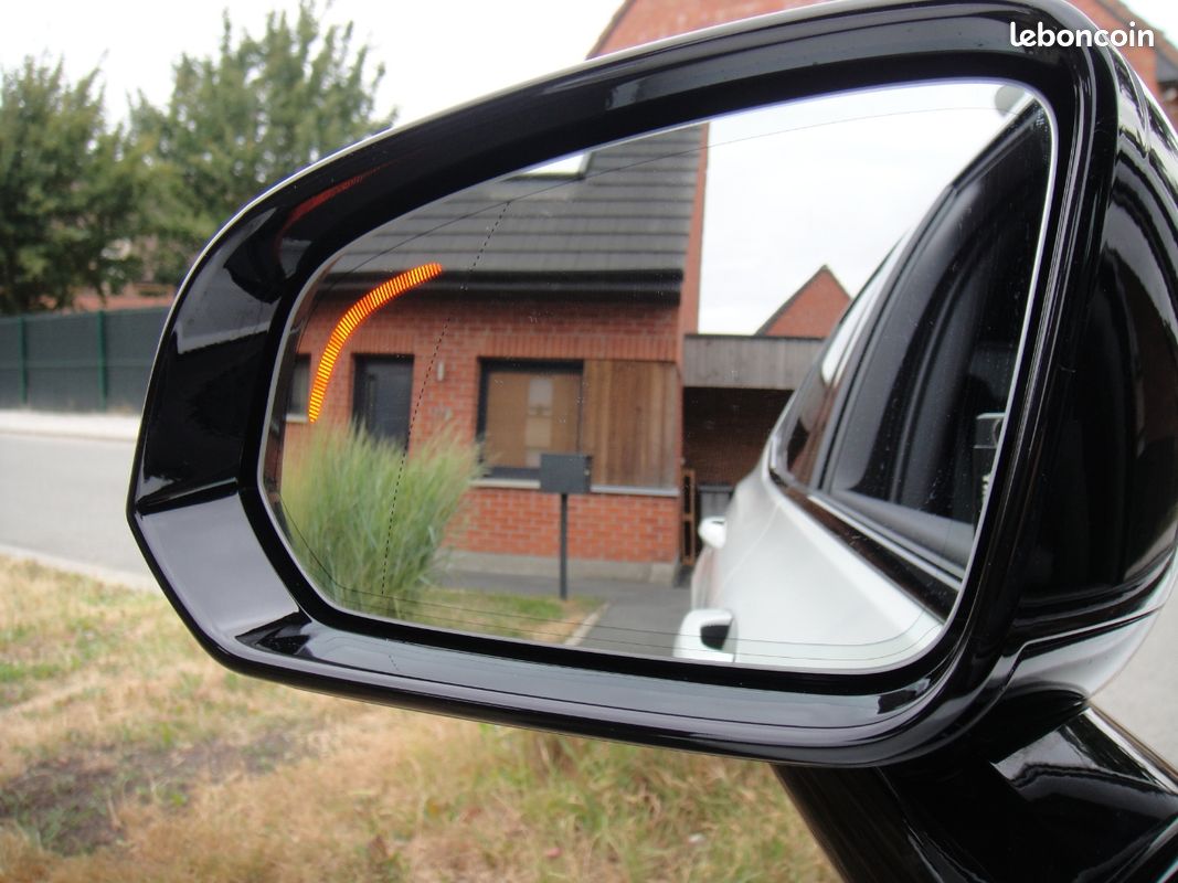 VOLVO S60 T8 Twin Engine 303 + 87ch R-Design Geartronic 8 (image 16)