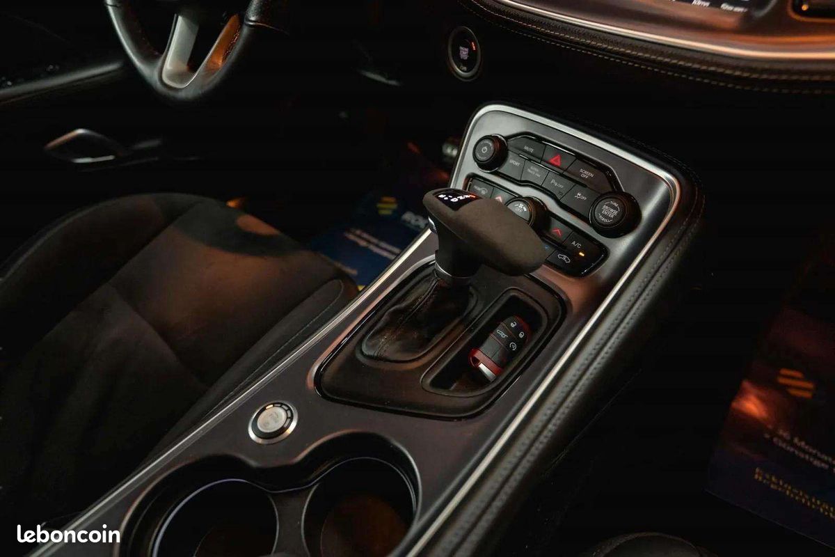 Dodge CHALLENGER 5.7 V8 R/T * NAP * Pack SRT * H&K * R20 (image 18)