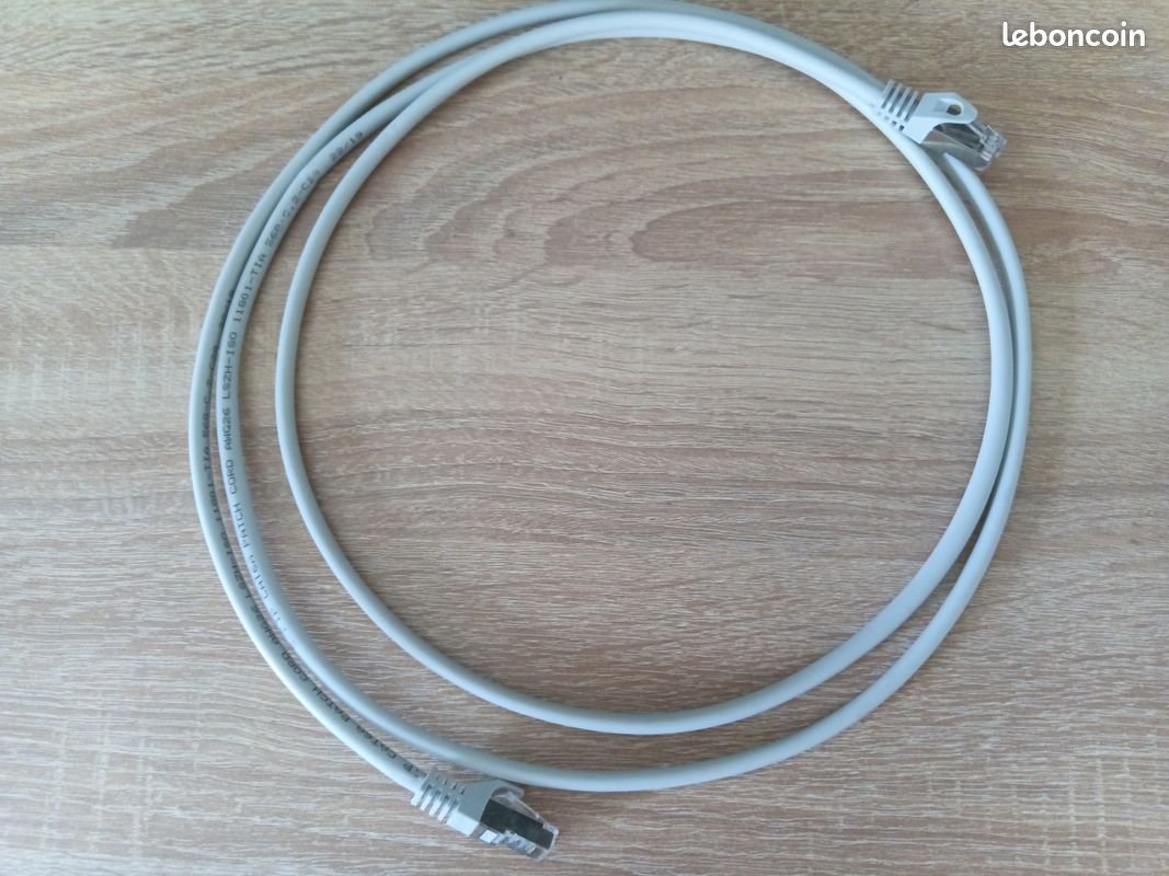 Cable RJ45 réseau au moins 1m80 (image 1)