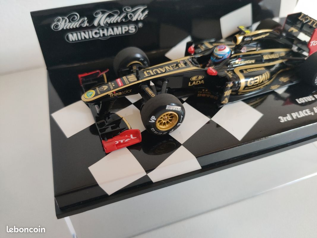Minichamps - Lotus Renault R31 2011 N°10 Petrov 3ème Place GP Australie 1er Podium 1 43 3530