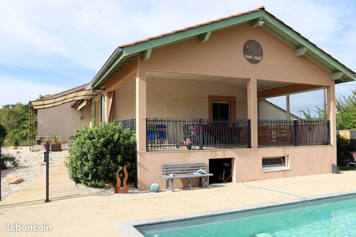 Maison 7 pièces 129 m² · à Saint-Bénigne · 129 m² · 330 000 €