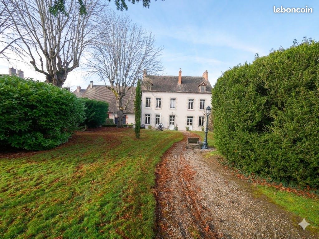 Maison 9 pièces 230 m² · à Gouzon · 230 m² · 310 000 €