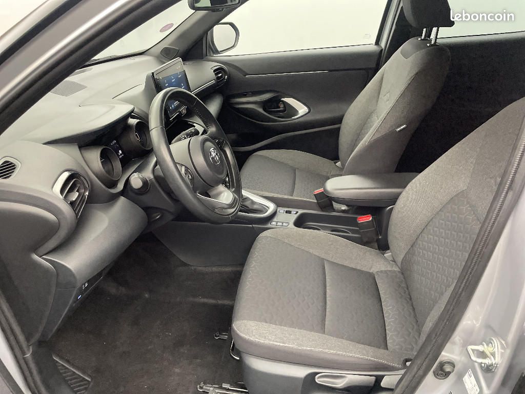 Toyota Yaris Cross HYBRIDE 116h 2WD Design (image 18)