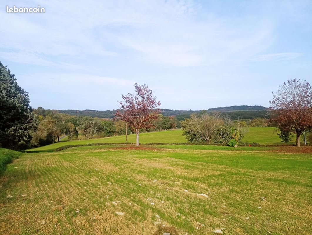 Terrain 754 m² · à Carlus · 61 000 €
