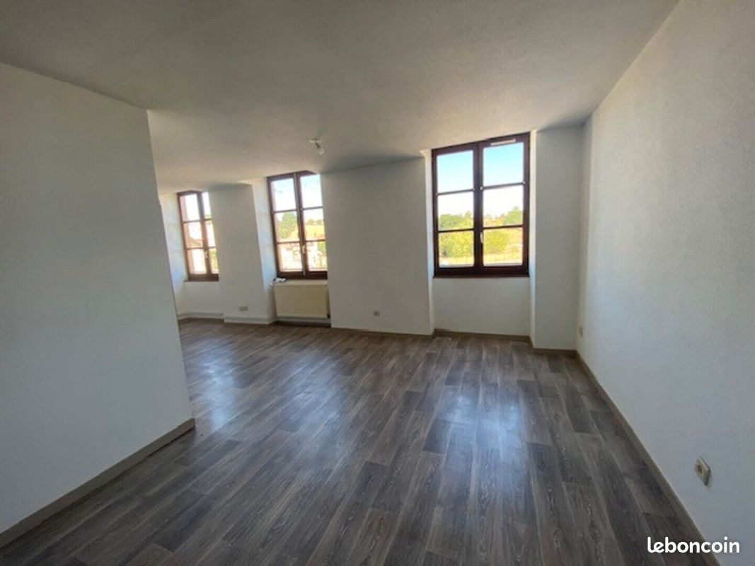 Appartement 3 pièces 66 m² · à Charlieu · 66 m² · 447 €