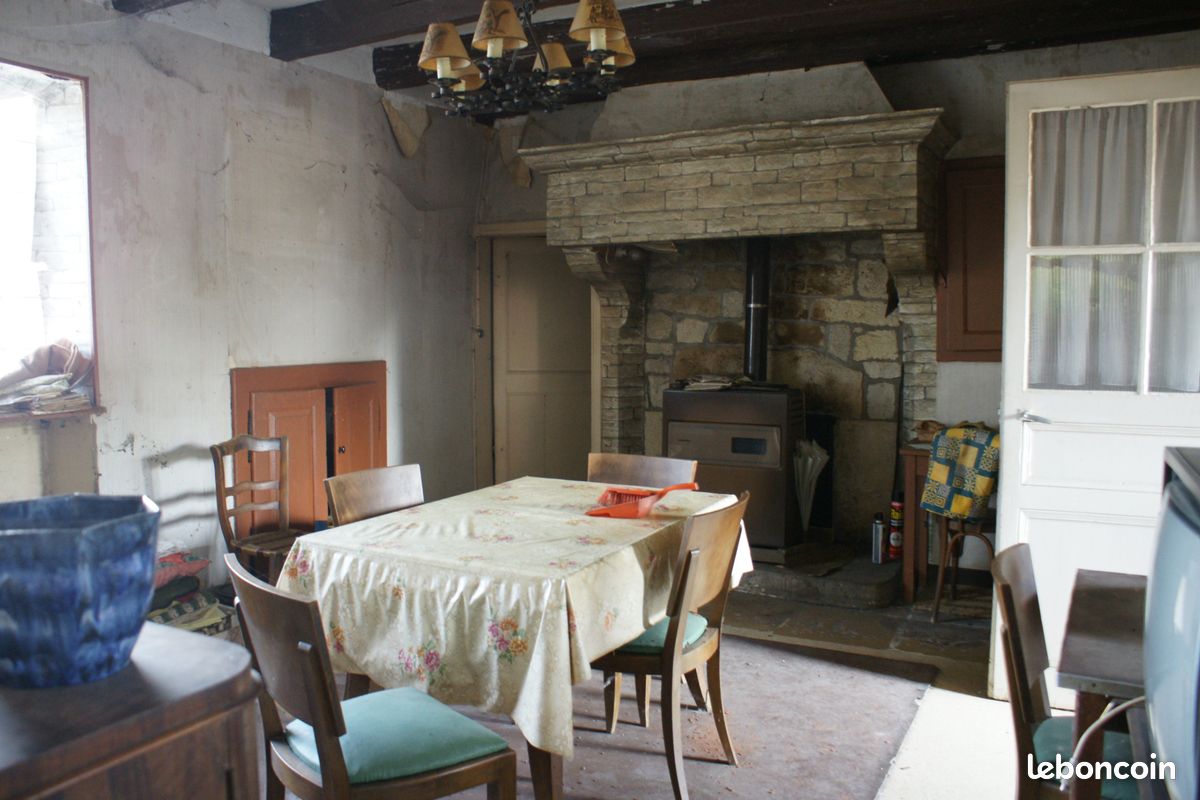 Maison 6 pièces 228 m² · à Breurey-lès-Faverney · 228 m² · 33 000 €