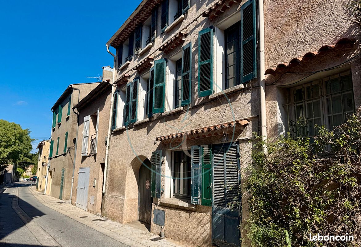 Maison 5 pièces 136 m² · à Cogolin · 136 m² · 450 000 €