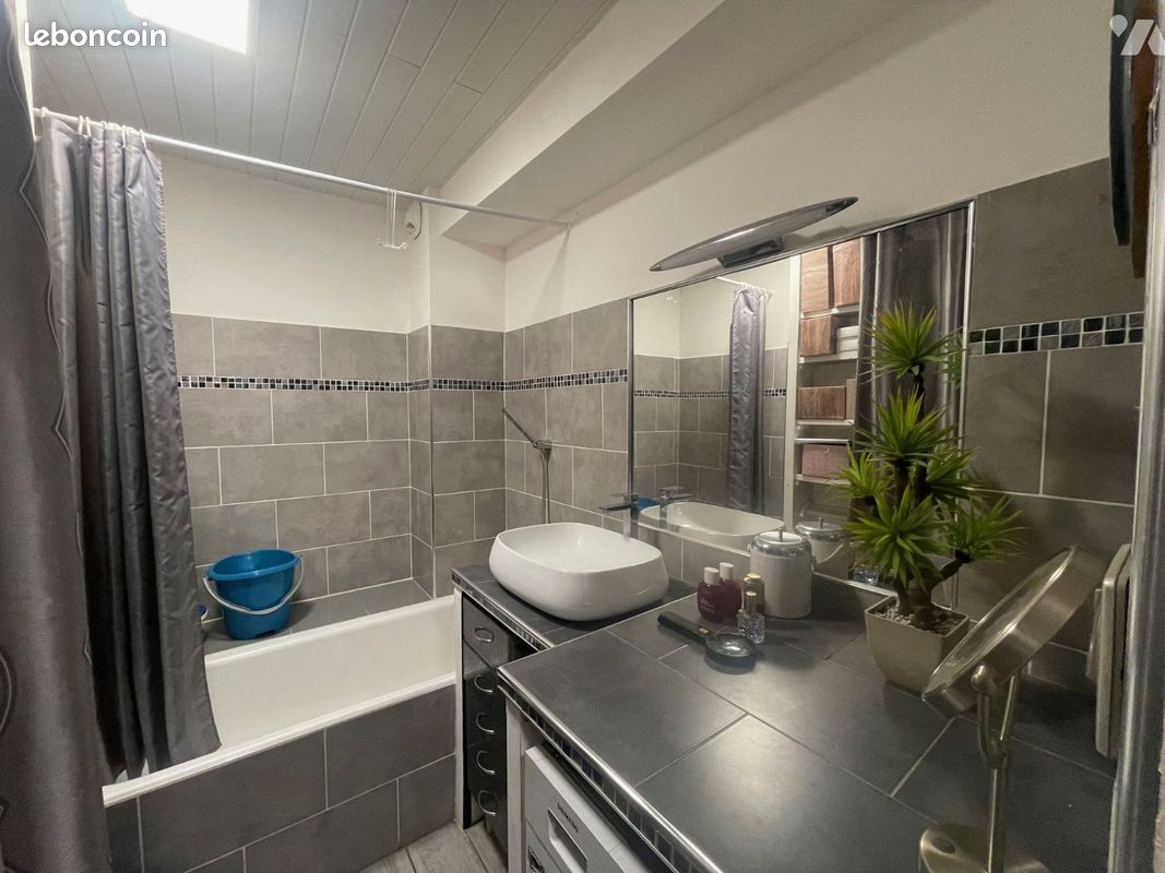 Appartement 2 pièces 51 m² · à Toulon · 51 m² · 180 000 €