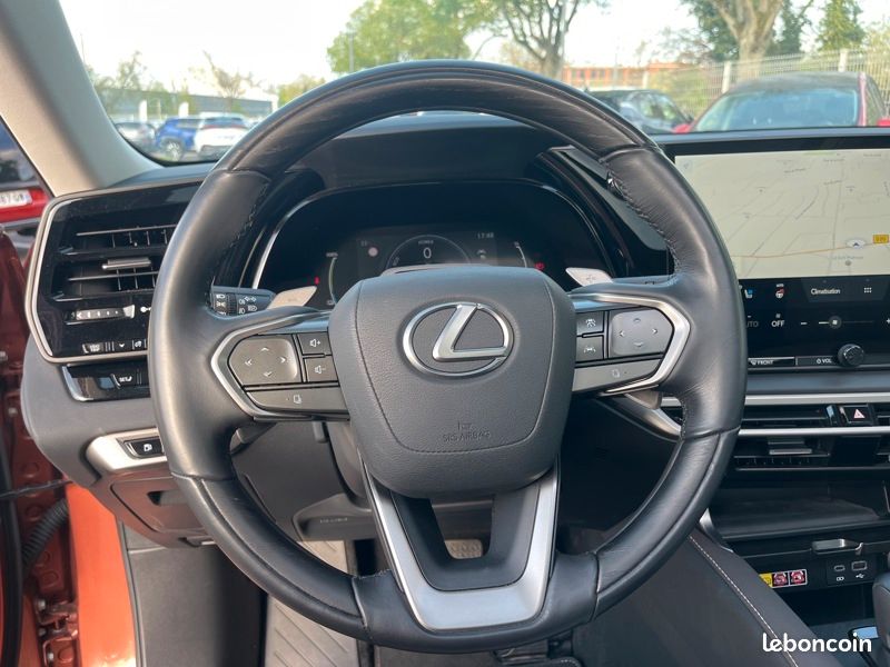 Lexus RX 450h+ Executive 4WD (image 17)