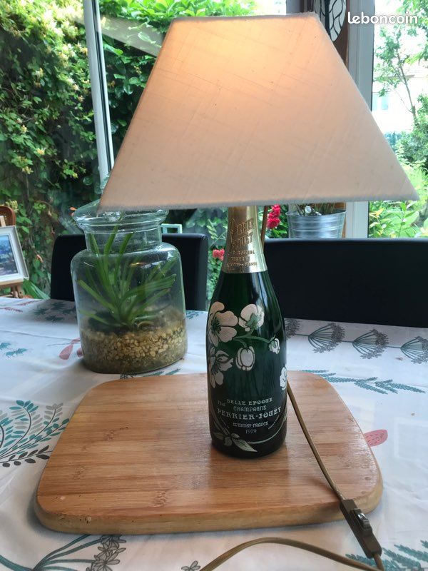 Lampe bouteille de champagne 1979 Perrier-jouët 75ml collector (image 1)