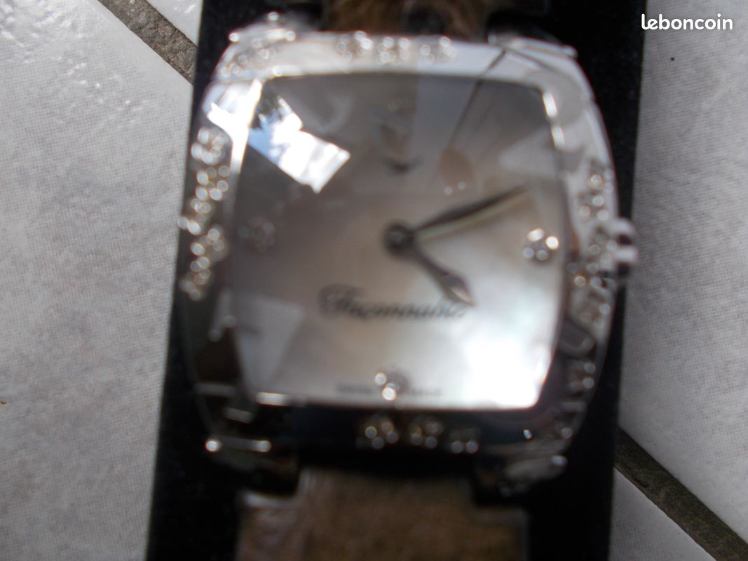 Montre femme Faconnable (image 3)
