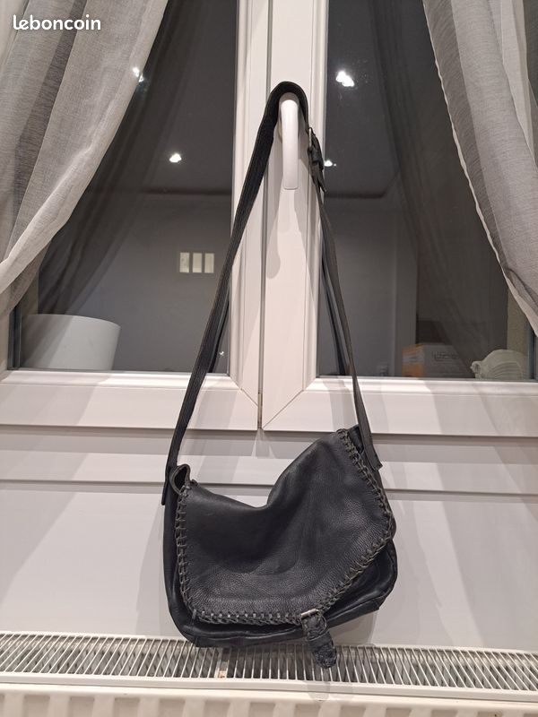 Petit sac à main femme – Noir – Similicuir – Bon état (image 1)