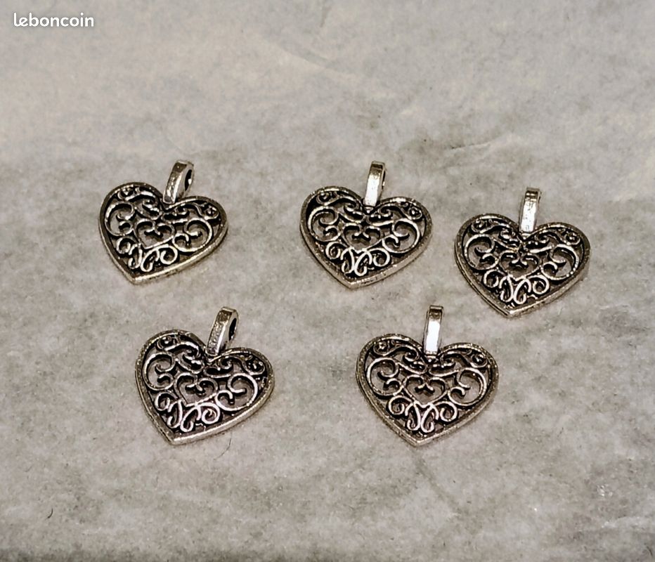 SUNNYCLUE 1 Boîte 100 Pièces En Acier Inoxydable Coeur Breloques