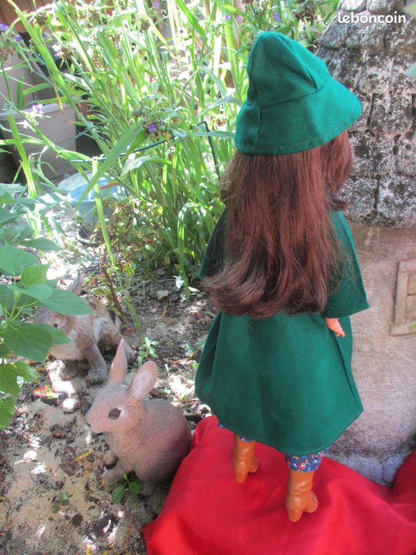 VETEMENTS DE POUPEE CATHIE DE BELLA JUPE PLISSEE +CORSAGE BLANC +SAC MAIN VETEMENTS DE POUPEE CATHIE DE BELLA JUPE PLISSEE +CORSAGE BLANC +SAC MAIN