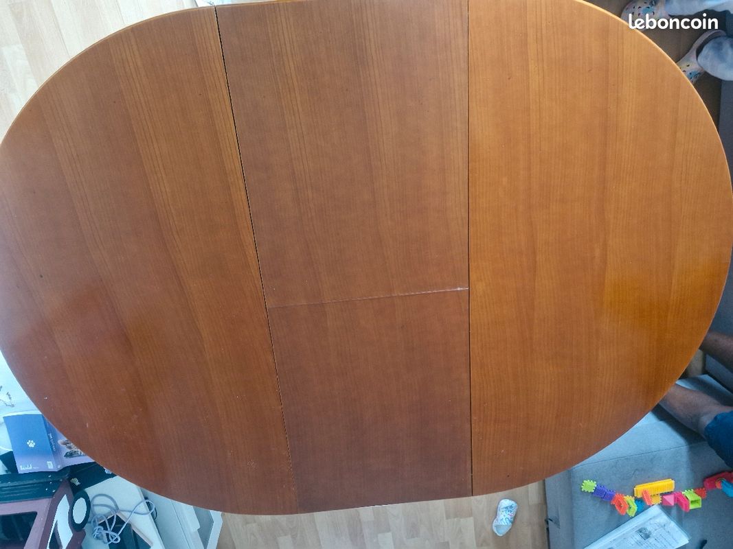 Table (image 4)