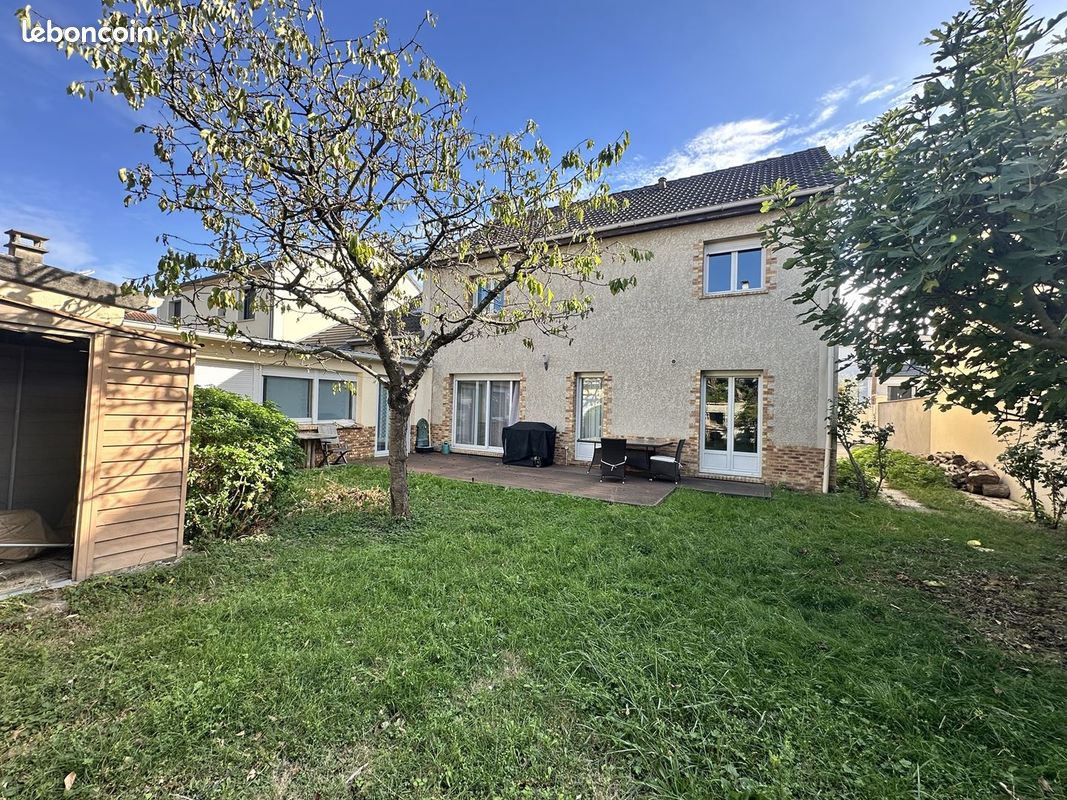 Maison 8 pièces 143 m² · à Tremblay-en-France · 143 m² · 439 000 €