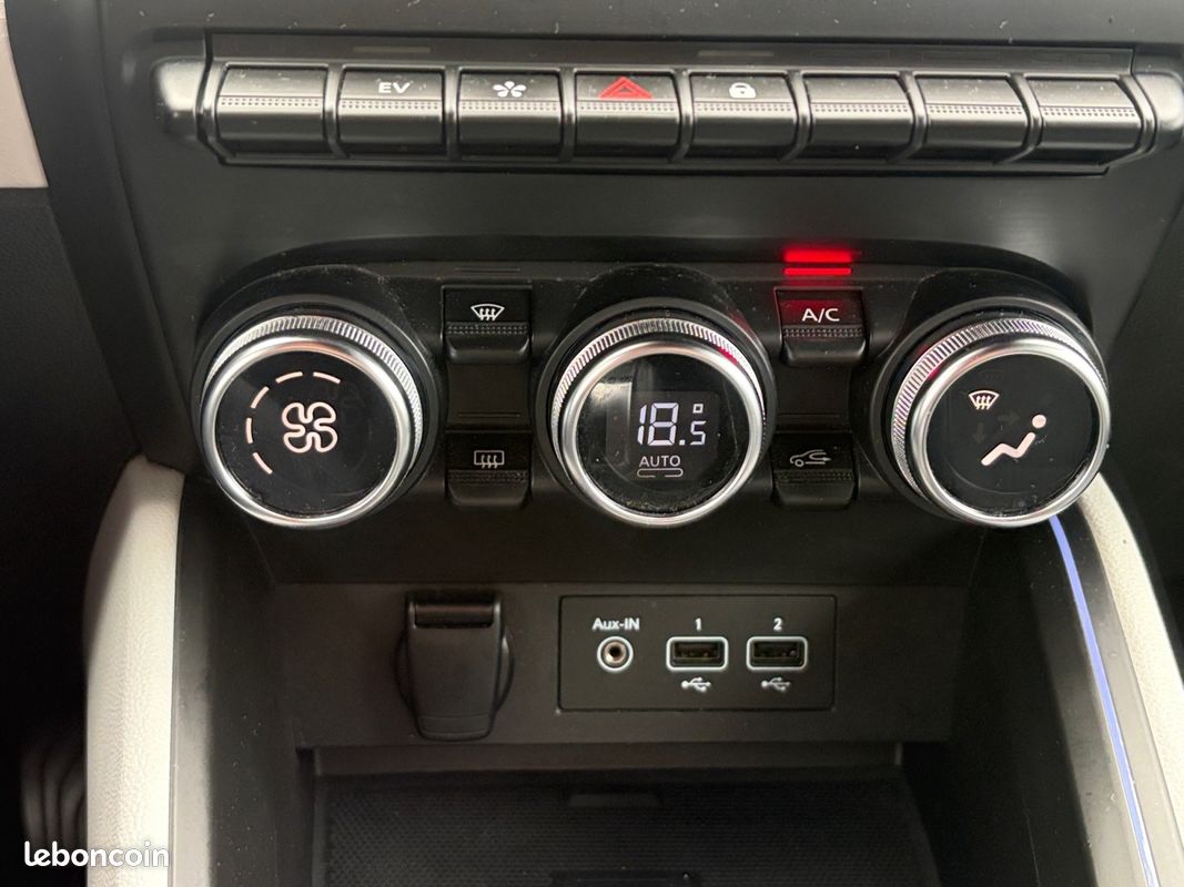 RENAULT CLIO 1.6 E-TECH 140 INTENS Caméra de recul Clim Auto Radar de Recul Garantie 12 mois (image 14)