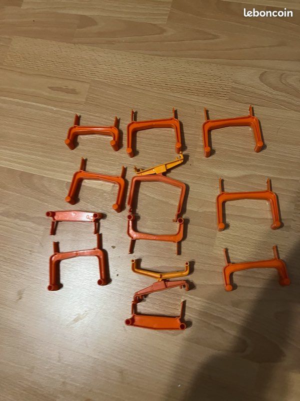 Circuit TCR - lot de 12 supports de rails (image 1)