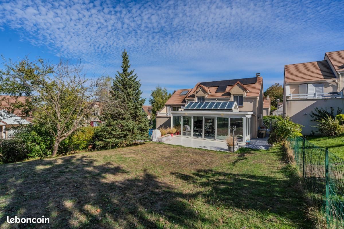 Maison 5 pièces 180 m² · à Torcy · 180 m² · 649 000 €