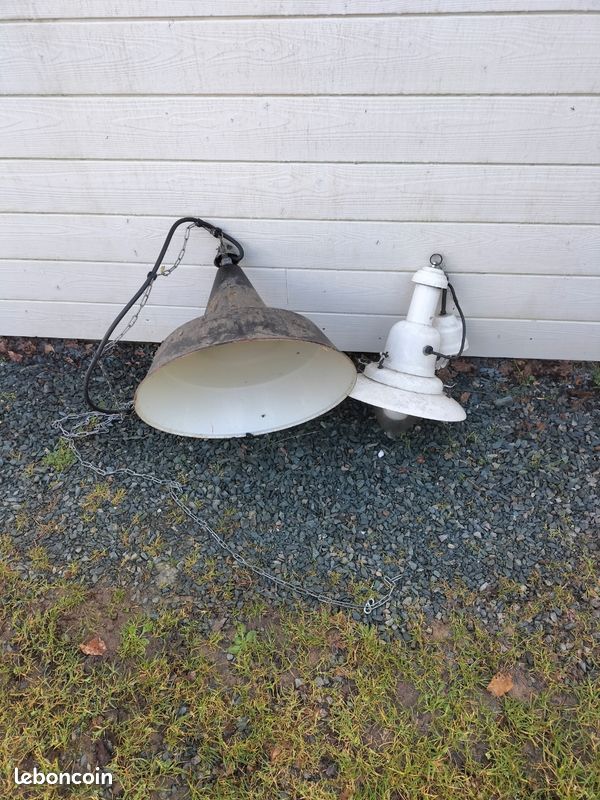 2 anciennes lampes suspensions atelier vintage (image 1)